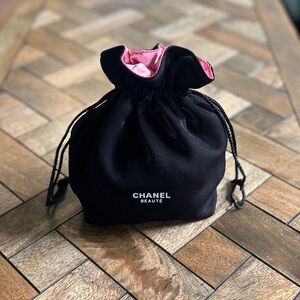 CHANEL Black Pouch with Pink Interior